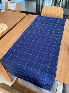 trilho de mesa grid azul marinho