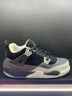 JORDAN 4 RETRO NEGRAS GRIS