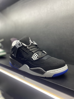 Imagen de JORDAN RETRO 4 NEGRAS CON AZUL