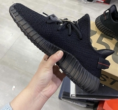 Yeezy Boost 350 ”Black Red” na internet