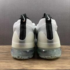 Nike Air VaporMax 2021 FK White Black Metallic Silver - Él.sneakers