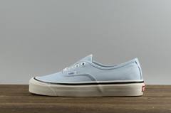 Vans Authentic 44 DX na internet