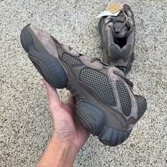 Yeezy Boost 500 Clay Brown na internet