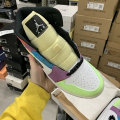 Air Jordan 1 Mid SE “Multicolor” na internet