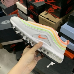 Nike Air Max 97 “Essential” na internet