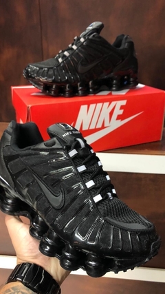 Tênis Nike Shox 12 Molas na internet