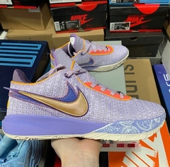 Nike LeBron 20 “Violet Frost” na internet