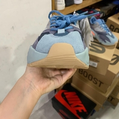 Yeezy Boost 700 “Carbon Blue” - loja online