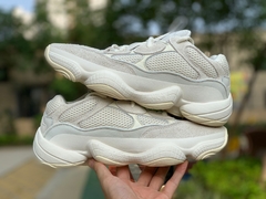 Yeezy Boost 500 “Bone white” na internet