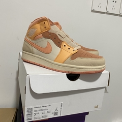 Nike Air Jordan 1 Mid “Apricot Orange”