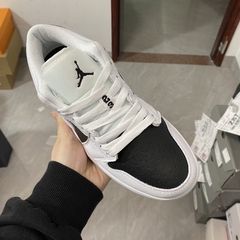 Air Jordan 1 Low “Panda” na internet