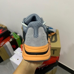 Imagem do Yeezy Boost 700 Wash Orange