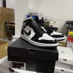 Imagem do Air Jordan 1 Mid Carbon Fiber