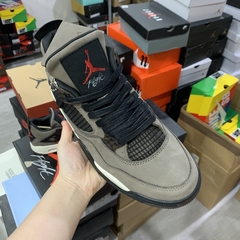 Air Jordan 4 x Travis Scott “Olive” na internet