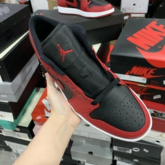 Air Jordan 1 Low Reverse Bred na internet