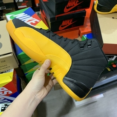 Air Jordan 12 Retro Black University Gold na internet