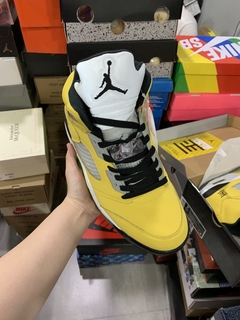 Nike Air Jordan 5 “Tokyo” na internet