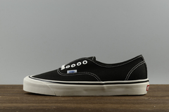 Vans Authentic 44 DX na internet