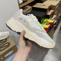 Yeezy Boost 700 “Analog” - comprar online