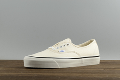 Vans Authentic 44 DX Sail na internet