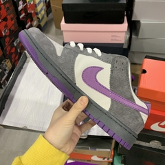 Nike SB Dunk Low Purple Pigeon na internet