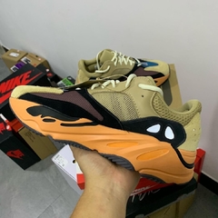 Yeezy Boost 700 Enflame Amber - Él.sneakers