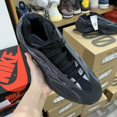 Yeezy 700 V3 Alvah na internet