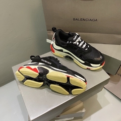 Balenciaga Triple S Black White Red na internet