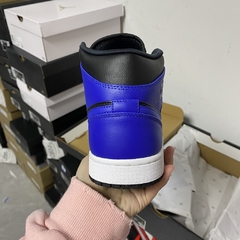 Imagem do Nike Air Jordan 1 Mid "Hyper Royal"