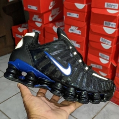 Tênis Nike Shox 12 Molas na internet