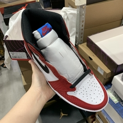 Air Jordan 1 Retro High Spider-Man Origin Story na internet