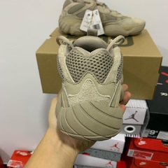 Imagem do Yeezy Boost 500 “Taupe Light”