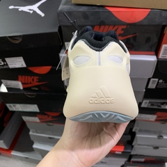 Yeezy Boost 700 v3 - loja online