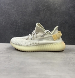 Imagem do Yeezy Boost 350 V2 Light