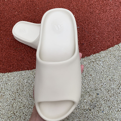 Yeezy Slide Bone - Él.sneakers