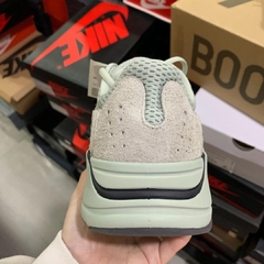 Imagem do Yeezy Boost 700 “Salt”