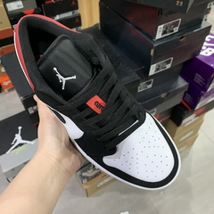 Air Jordan 1 Low “Black Toe” na internet