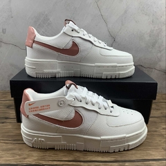 Imagem do Nike Air Force 1 Pixel 'White Rust Pink'