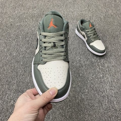 Air Jordan 1 Low “Military Green” na internet