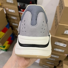 Imagem do Yeezy Boost 700 “Magnet”