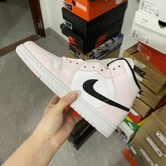 Air Jordan 1 Mid Barely Rose - Él.sneakers