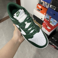 Nike Dunk Low Michigan State na internet