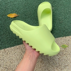 Yeezy Slide “Glow Green” - comprar online