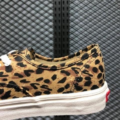 Vans Authentic Leopard na internet