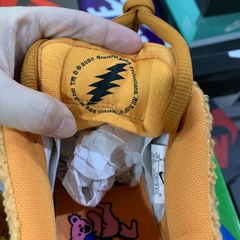 Grateful Dead x Dunk Low SB 'Orange Bear' na internet