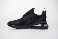 Nike Air Max 270 Triple Black na internet