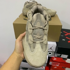 Yeezy Boost 500 “Taupe Light” na internet