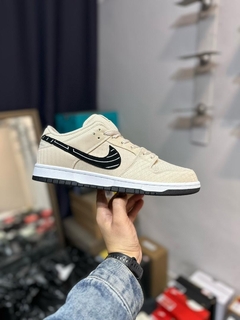 Nike SB Dunk Low Albino & Preto - Él.sneakers