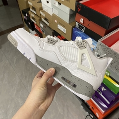 Air Jordan 4 White Oreo na internet