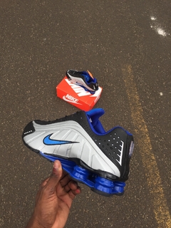 Tênis Nike Shox R4